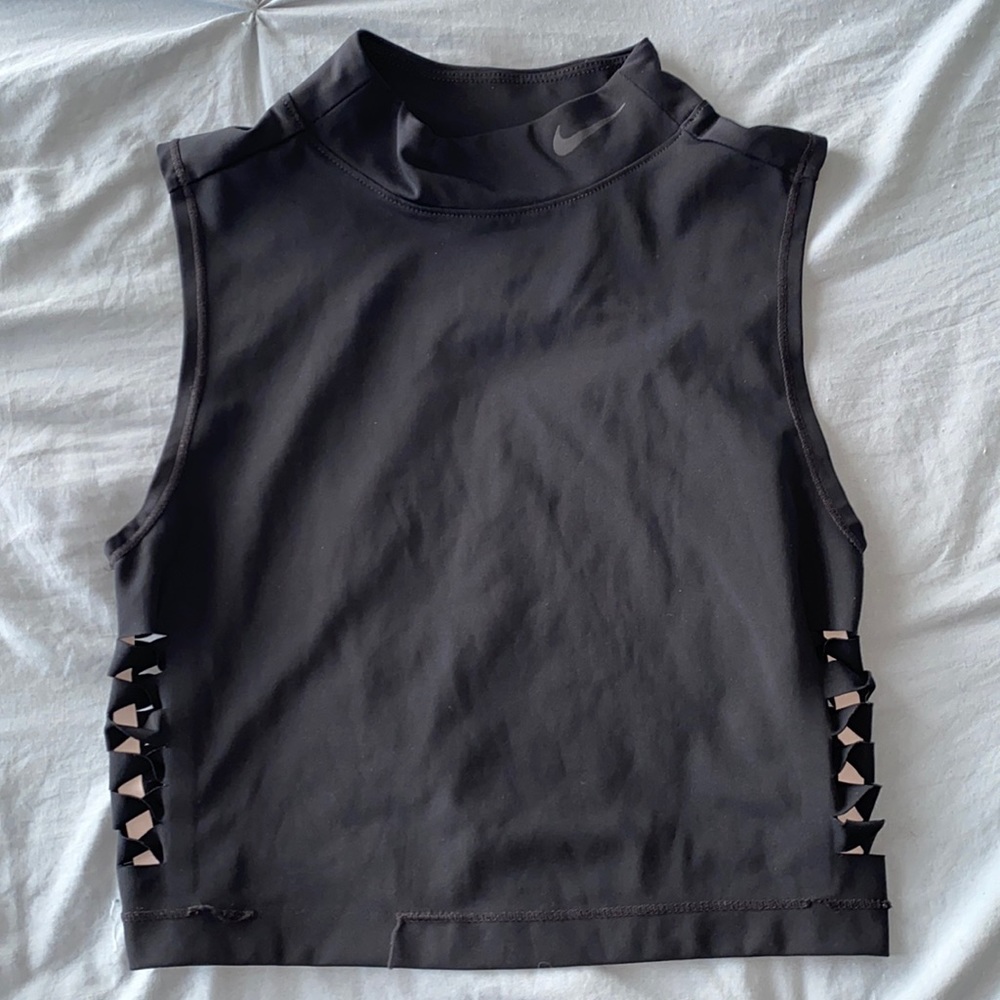 Nike Pro Dri-Fit Cropped Workout Tank